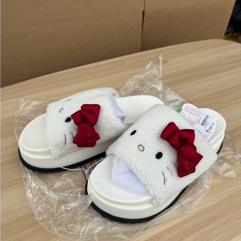Hello Kitty White and Red Sandals